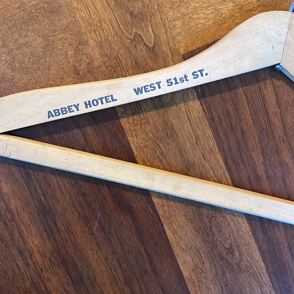 VINTAGE WOODEN HANGER - ABBEY HOTEL 151 W. 51ST ST. NYC  - NICE COLLECTIBLE! - Picture 2 of 10